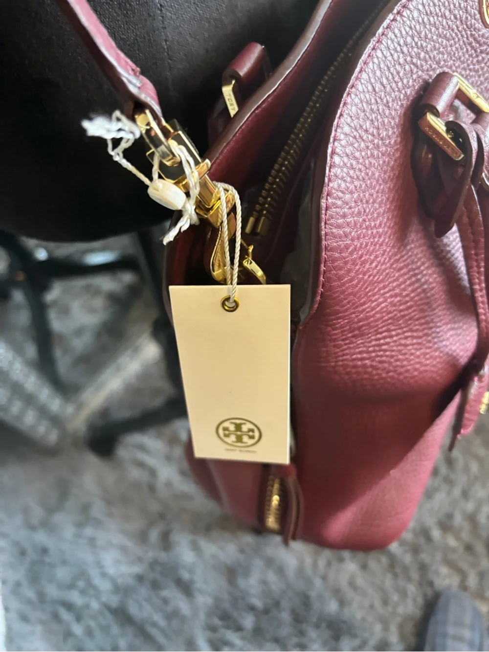 ⭐️Tory Burch Pebbled Robinson Open Dome Satchel NWT
